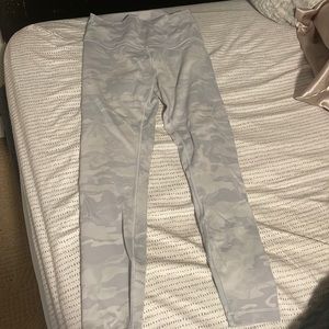 Lululemon leggings, small hole on the right leg.